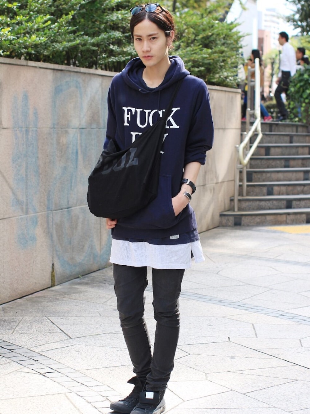 HARRY STYLES TOUR 23 パーカーAAA パス　スタッフ Harry Styles Lookbook - 01/03/2021 • Éliou sweatpants ($150