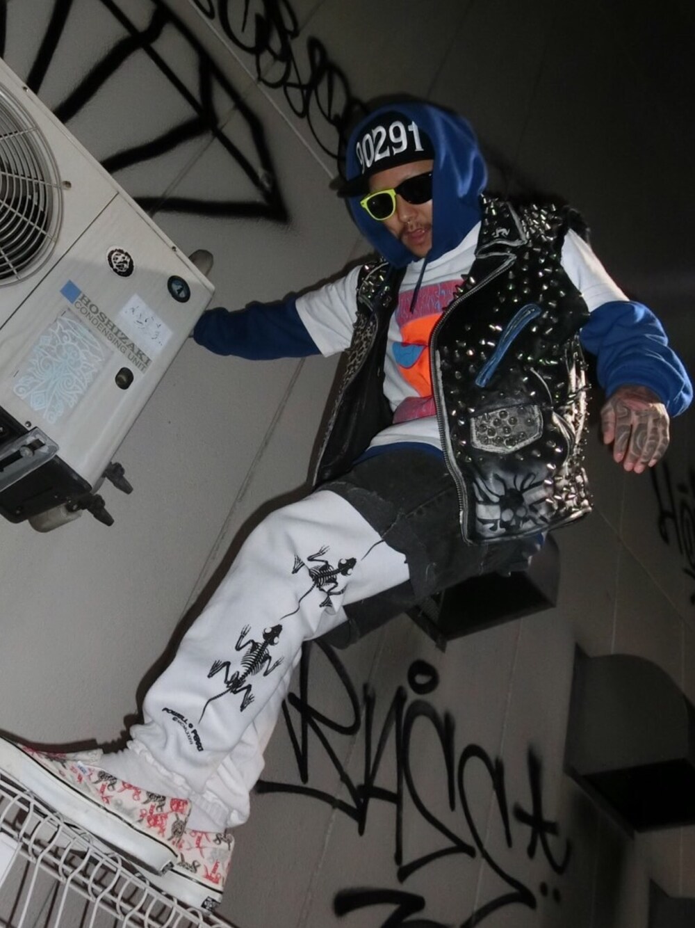 「skate、oldskate、VINTAGE」｜「powellperaltaのアイテム（その他パンツ、ホワイト系）」を使った、イオさん（メンズ・160cm）の秋コーディネートの1枚目の写真