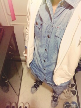 「H&M（エイチ・アンド・エム）のアイテム（デニムパンツ、ブルー系）」を使った、Ryo-gaさん（メンズ・175cm）の春コーディネート