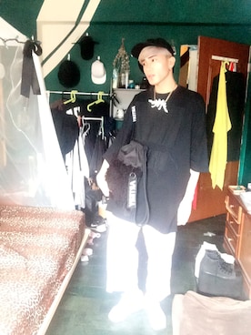 「gray」｜「アイテム（アクセサリー）」を使った、Room Boy Evanさん（メンズ・174cm）の秋コーディネート
