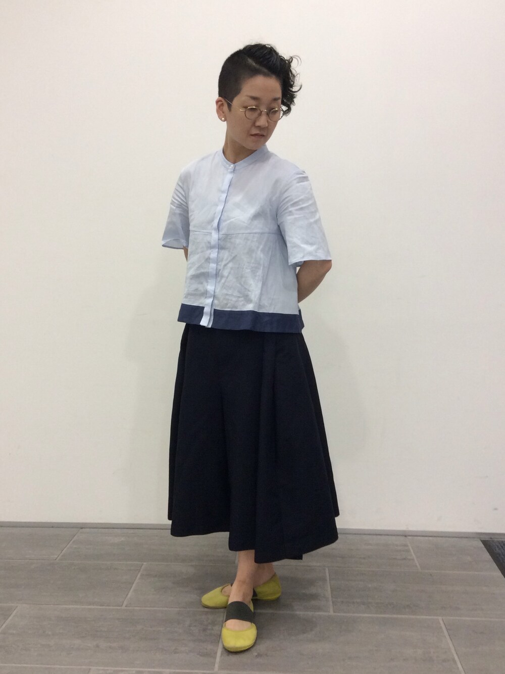 「ブルー、CAMPER、ロングスカート、バレエシューズ、キュロット、セーラーカラー、シャツスタイル、カンペール」｜「CAMPERのRIGHT NINA (ライトニーニャ)（バレエシューズ、イエロー系）」を使った、CAMPERさん（レディース・155cm）の夏コーディネートの1枚目の写真