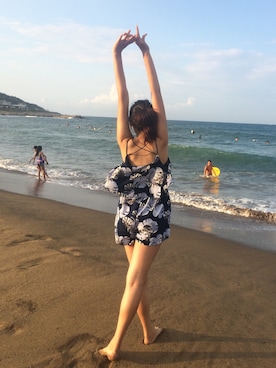 「beach」｜「アイテム（つなぎ/オールインワン）」を使った、Doraさん（レディース・166cm）の夏コーディネート