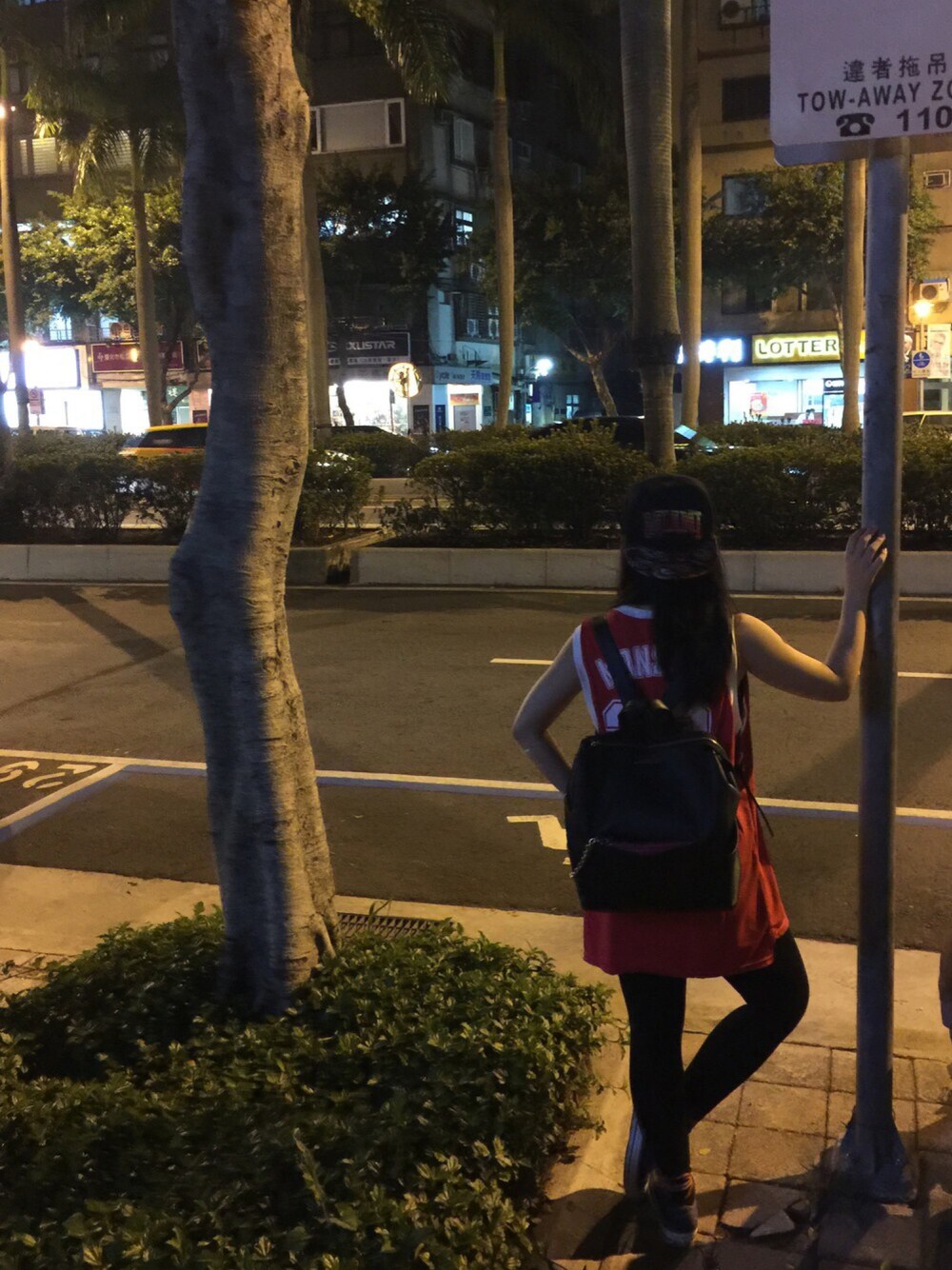 「boyish、Taiwan、throwback」｜「CONVERSEのアイテム（スニーカー、その他）」を使った、Xtine Chewさん（レディース・150cm）の春コーディネートの1枚目の写真