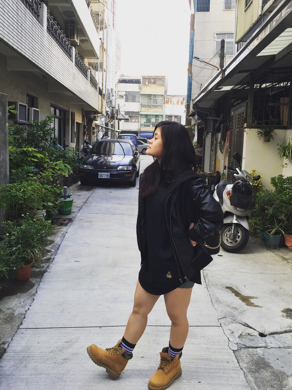 「spring、Taiwan、LOVE、lifestyle」｜「FOREVER 21のアイテム（ダウンジャケット/コート、ブラック系）」を使った、Xtine Chewさん（レディース・150cm）の春コーディネートの1枚目の写真