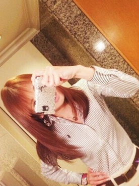 「アイテム（アナログ腕時計、ピンク系）」を使った、Amoさん（レディース・172cm）の秋コーディネート