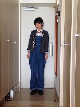 「缶バッジ」｜「アイテム（テーラードジャケット）」を使った、ナオさん（レディース・162cm）の冬コーディネート