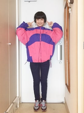 「ヘッドホン」｜「アイテム（ナイロンジャケット）」を使った、ナオさん（レディース・162cm）の春コーディネート