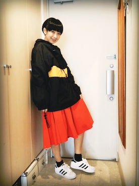 「ライブ」｜「アイテム（ナイロンジャケット）」を使った、ナオさん（レディース・162cm）の秋コーディネート