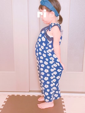 「Birthday（バースデイ）のアイテム（サロペット/オーバーオール、ブルー系）」を使った、ri&hiさん（キッズ・100cm）の夏コーディネート