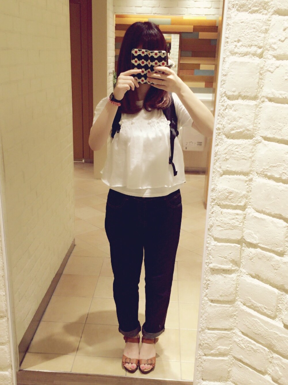 「w closet、RETRO GIRL、HELLY HANSEN、pou dou dou」｜「RETRO GIRLのアイテム（デニムパンツ、ブルー系）」を使った、Cさん（レディース・164cm）の秋コーディネートの1枚目の写真