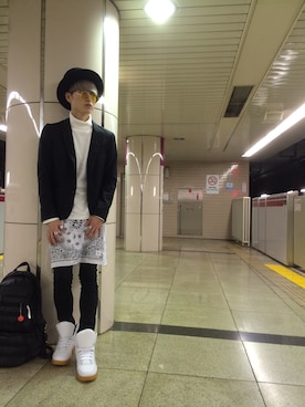 「アイテム（スニーカー）」を使った、K-DRAGONさん（メンズ・182cm）の秋コーディネート