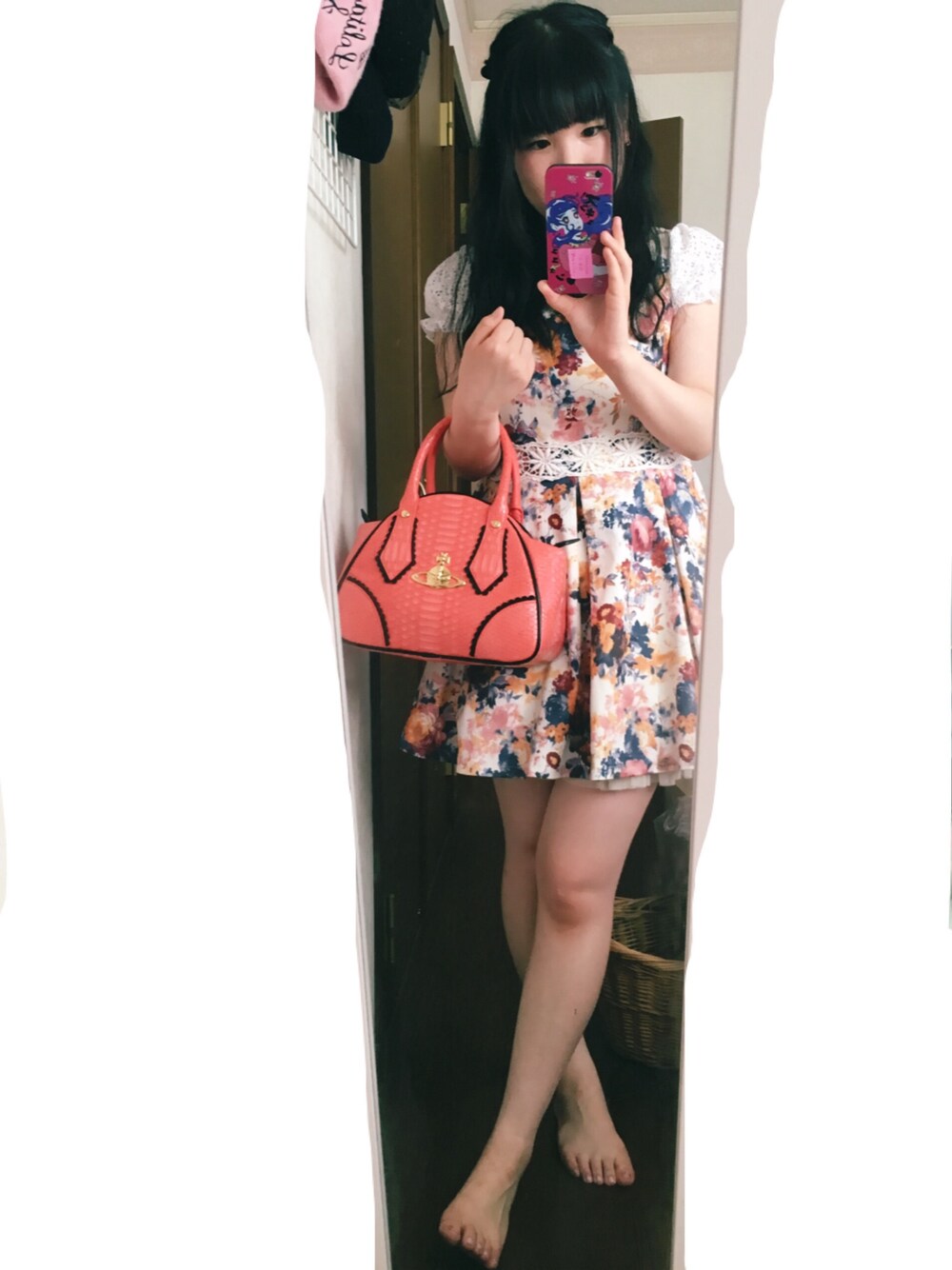 「Vivienne Westwoodのアイテム（ハンドバッグ、オレンジ系）」を使った、まなてぃえんぬさん（レディース・153cm）の夏コーディネートの1枚目の写真