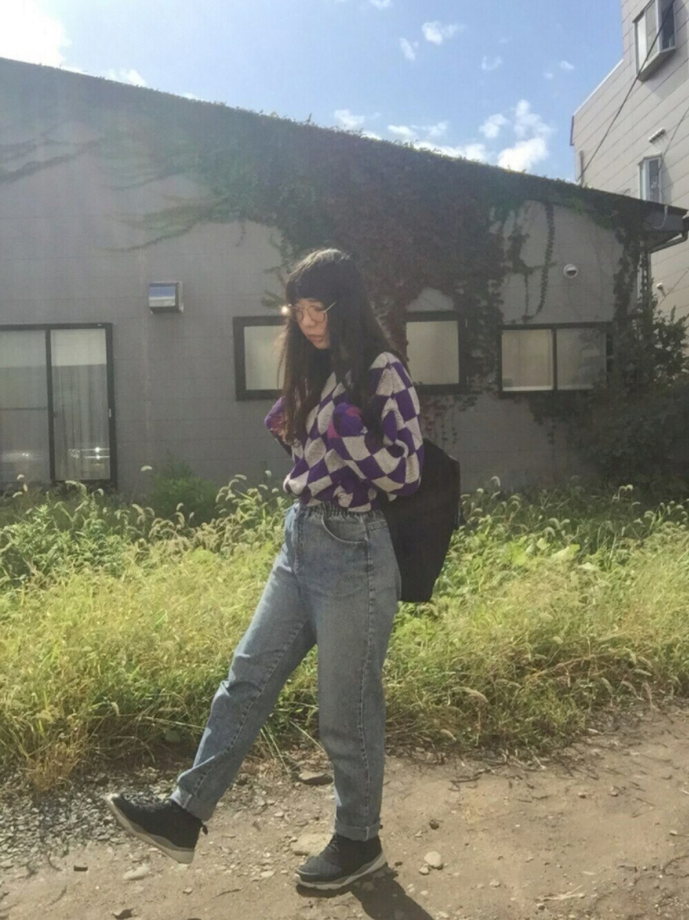 「古着のアイテム（ニット/セーター、パープル系）」を使った、MISOさん（レディース・161cm）の秋コーディネートの1枚目の写真