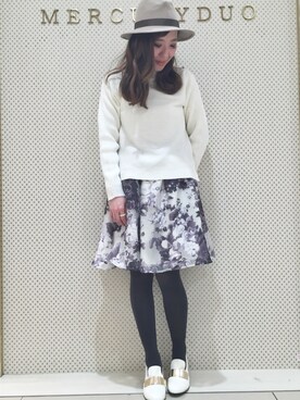 「花柄 スカート」｜「アイテム（パンプス）」を使った、原田歩実さん（レディース・157cm）の冬コーディネート