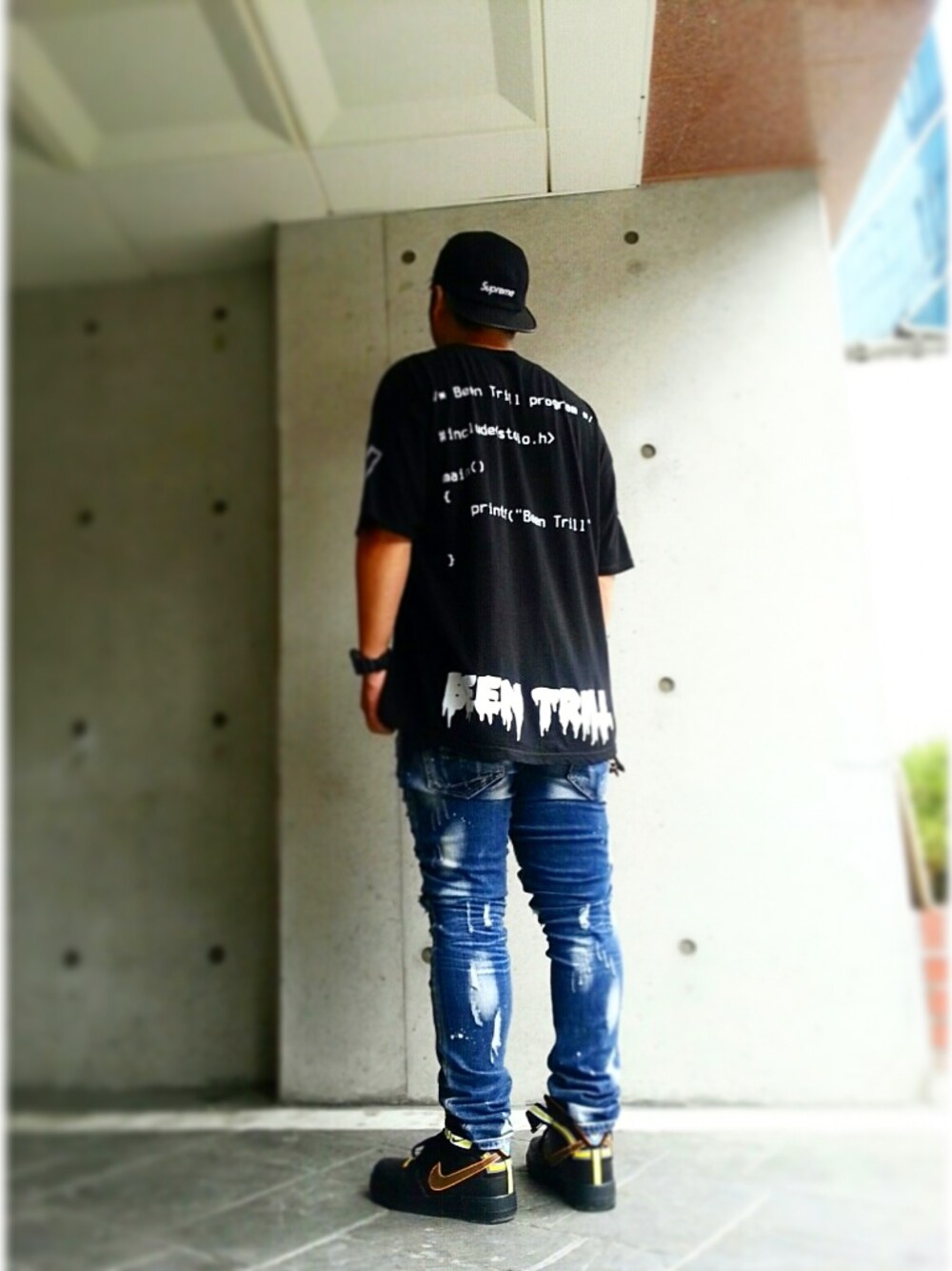 「supreme、beentrill、nikextisci、nikegivenchy」｜「BEEN TRILLのアイテム（Tシャツ/カットソー、ブラック系）」を使った、fragmentさん（メンズ・178cm）の秋コーディネートの1枚目の写真