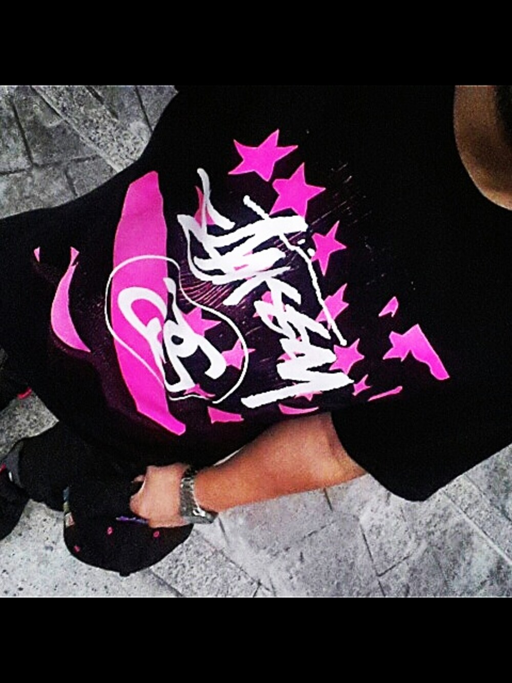 「stussy、airyeezy、juunj」｜「STUSSYのアイテム（Tシャツ/カットソー、ブラック系）」を使った、fragmentさん（メンズ・178cm）の秋コーディネートの1枚目の写真