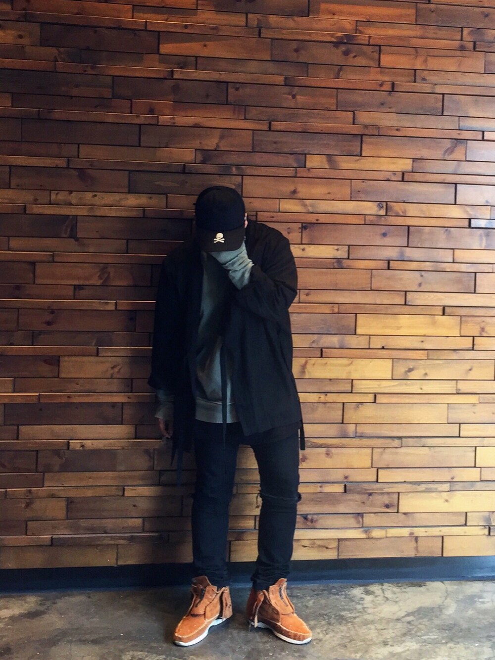 「シンプルコーデ、休日スタイル、大人カジュアル、春コーデ、H&M、visvim、mastermind JAPAN、uniformbridge」｜「mastermind JAPANのアイテム（キャップ、ブラック系）」を使った、fragmentさん（メンズ・178cm）の春コーディネートの1枚目の写真