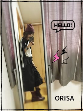 「アディダスオリジナルス」｜「アイテム（サロペット/オーバーオール）」を使った、Orisattiさん（レディース・160cm）の秋コーディネート