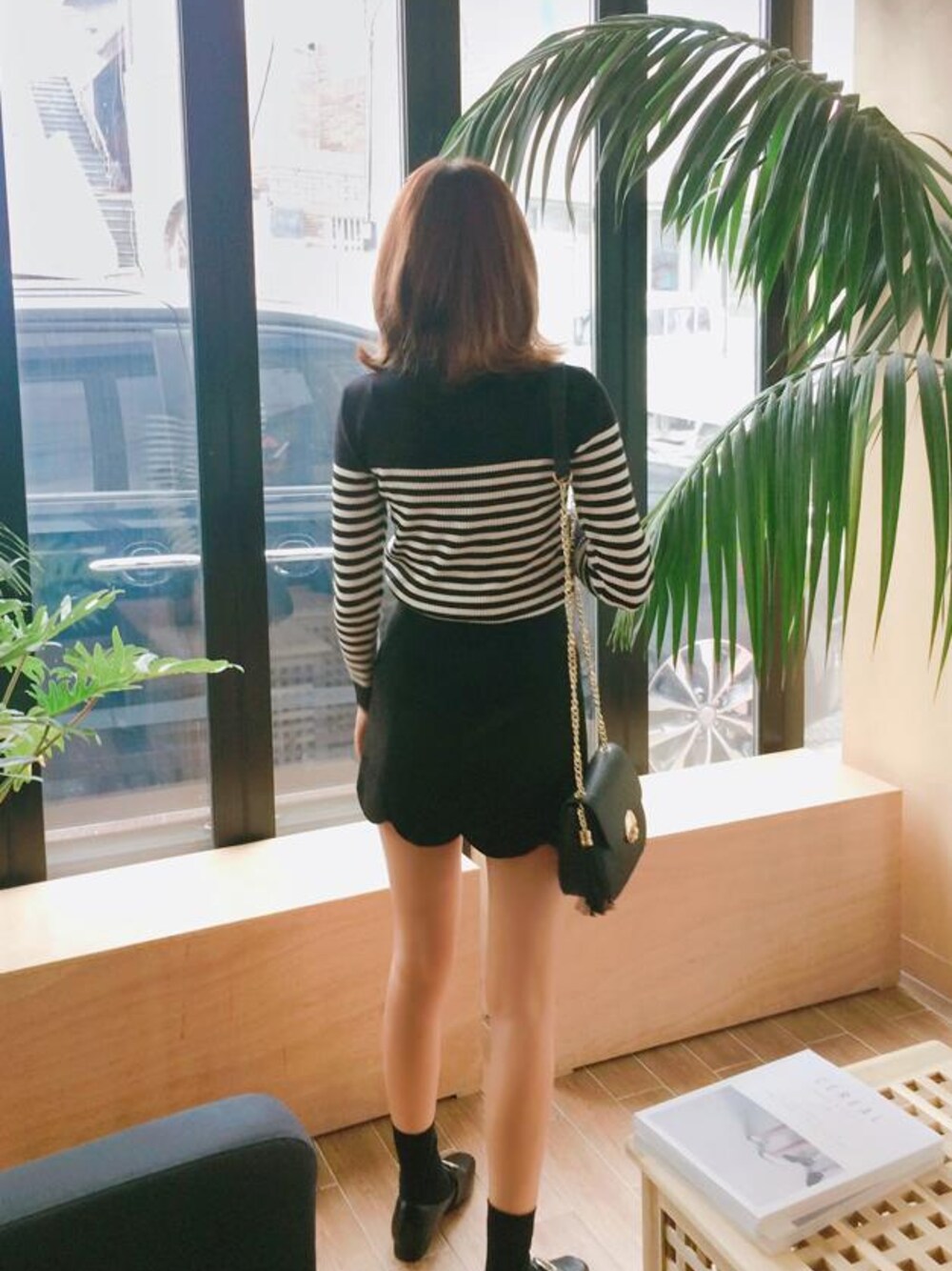 その他のTシャツ/カットソーを着用したレディースの冬コーディネートの1枚目の写真