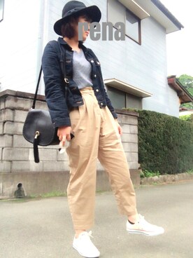 「GU（ジーユー）のアイテム（パンツ、ベージュ系）」を使った、ｒｅｎａさん（レディース・164cm）の春コーディネート