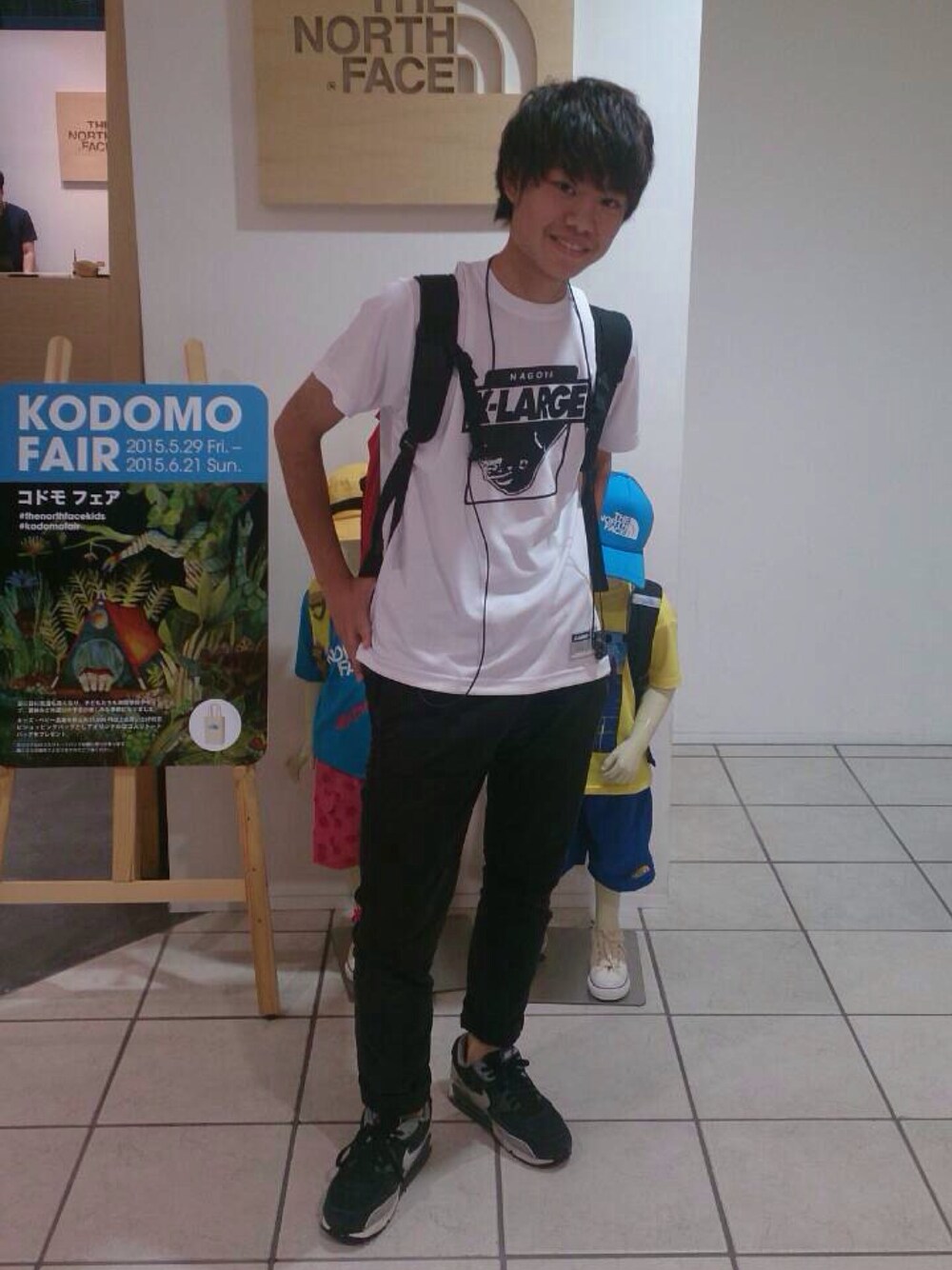 「XLARGEのアイテム（Tシャツ/カットソー、ホワイト系）」を使った、たくみんさん（メンズ・171cm）の夏コーディネートの1枚目の写真