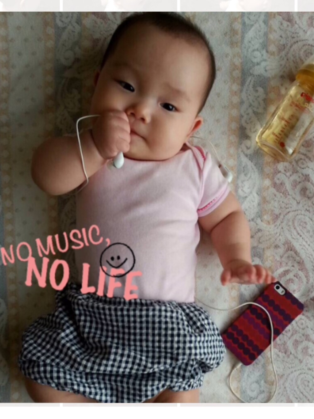 ホワイト系のその他パンツ、ピンク系の肌着、その他のCDを着用したキッズの夏コーディネートの1枚目の写真