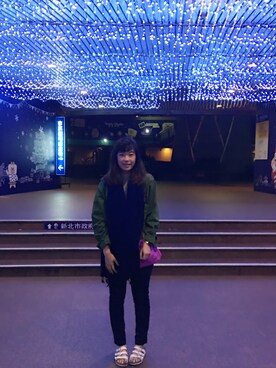 「BKK ORIGINALのアイテム」を使った、邵子龍さん（レディース・167cm）の秋コーディネート