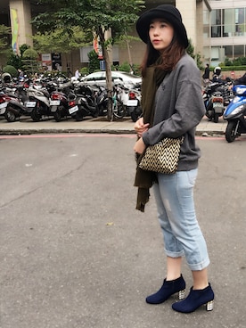 「BKK ORIGINALのアイテム」を使った、邵子龍さん（レディース・167cm）の冬コーディネート