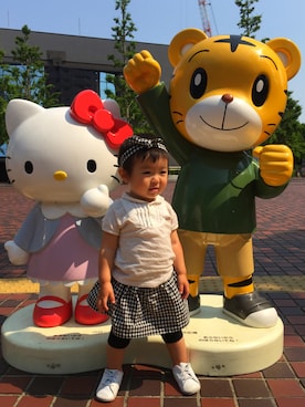 「adidas（アディダス）のアイテム（スニーカー、ホワイト系）」を使った、Rin Koizumiさん（キッズ）の夏コーディネート