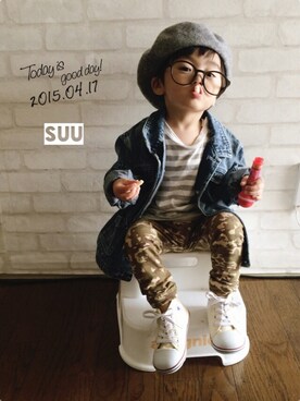 「白いスニーカー」｜「アイテム（デニムジャケット）」を使った、Su,Um,Riさん（キッズ・80cm）の春コーディネート
