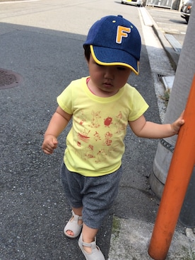 「UNIQLO Tシャツ」｜「アイテム（サンダル）」を使った、eichiさん（キッズ・90cm）の夏コーディネート
