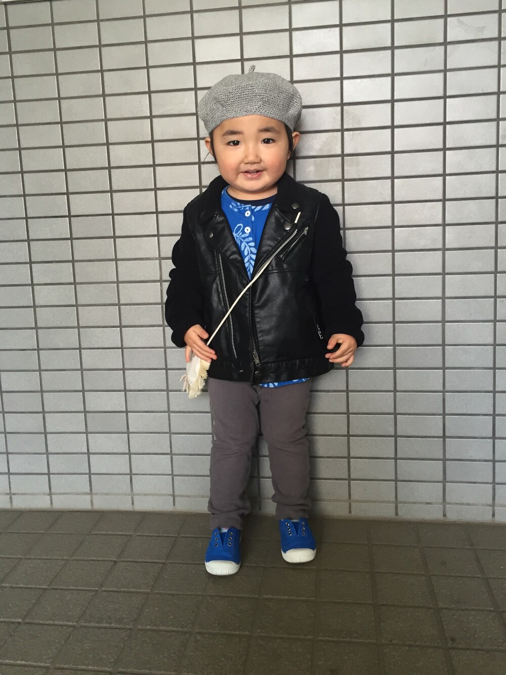 「ベレー帽、ハンドメイド、uu、bobochoses、BOBO CHOSES、動物、ポシェット」｜「Cientaのアイテム（モカシン/デッキシューズ、ブルー系）」を使った、eichiさん（キッズ・100cm）の春コーディネートの1枚目の写真