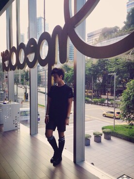 「wearsg」｜「アイテム（レッグウェア）」を使った、Edgard Tan Anyeeさん（メンズ・175cm）の冬コーディネート