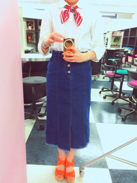 「OZOC（オゾック）のアイテム（デニムスカート）」を使った、HONOKAさん（レディース・163cm）の春コーディネート