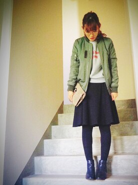 「アイテム（クラッチバッグ、グレー系）」を使った、atsu*さん（レディース・167cm）の冬コーディネート