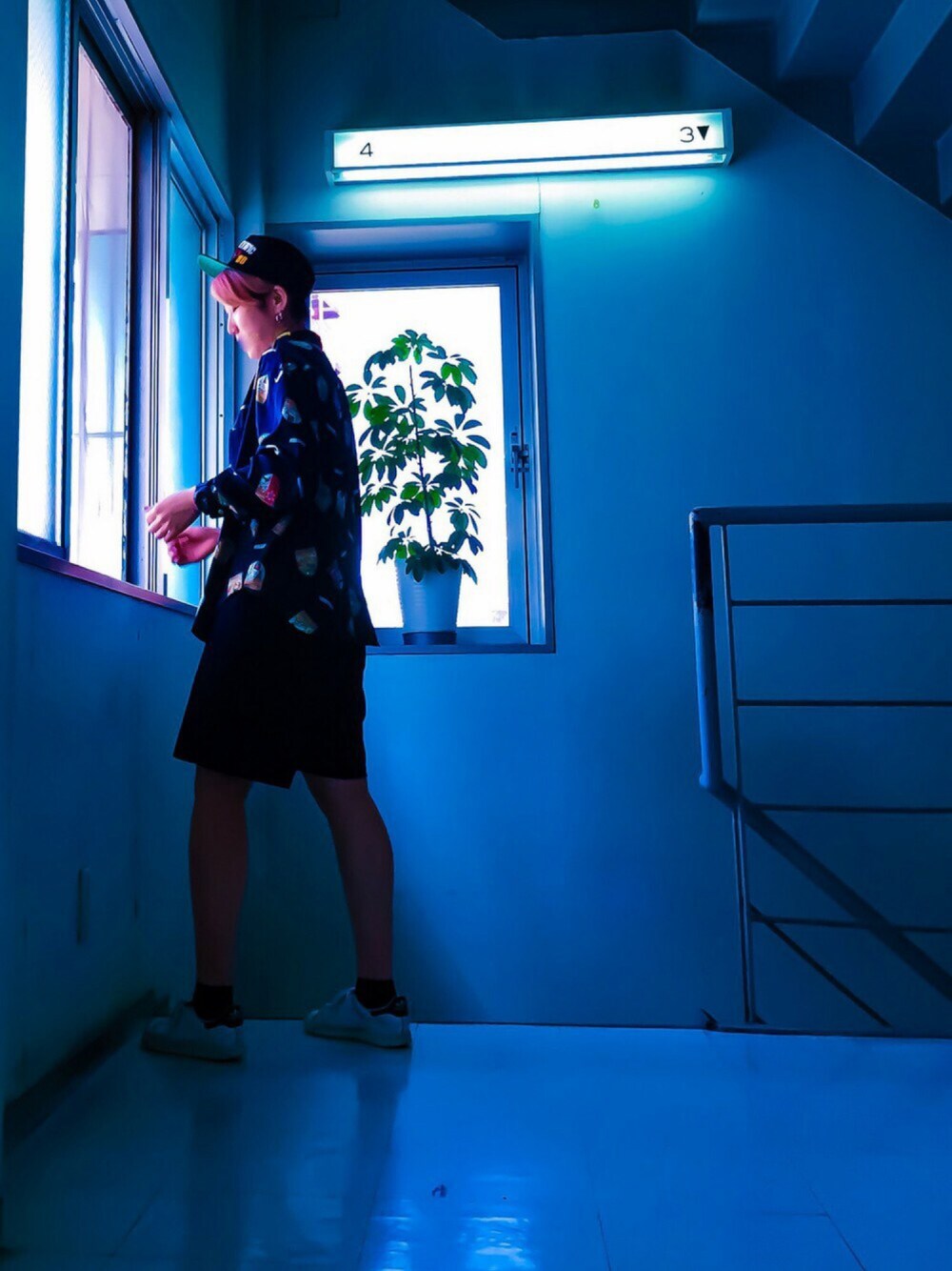 「柄シャツ、短パン、street、adidas」｜「古着のアイテム（シャツ/ブラウス、ブラック系）」を使った、NorikoNakamuraさん（レディース・168cm）の夏コーディネートの1枚目の写真