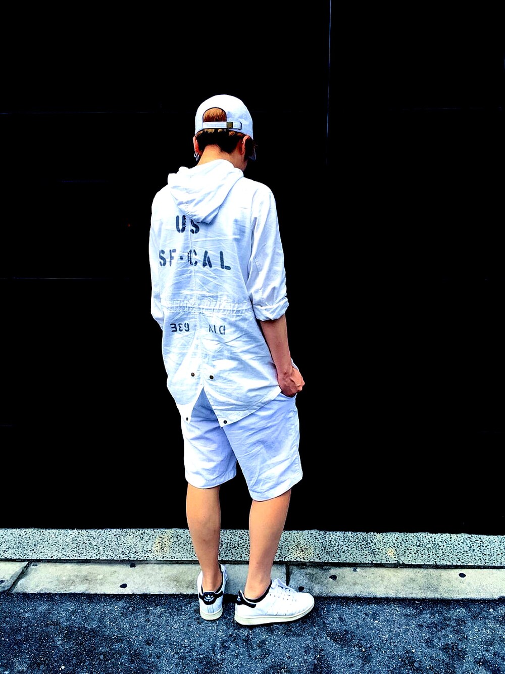 「white、ootd、sporty、street」｜「UNIQLOのMEN チノハーフパンツ（4XLサイズ）（その他パンツ、ホワイト系）」を使った、NorikoNakamuraさん（レディース・168cm）の夏コーディネートの1枚目の写真