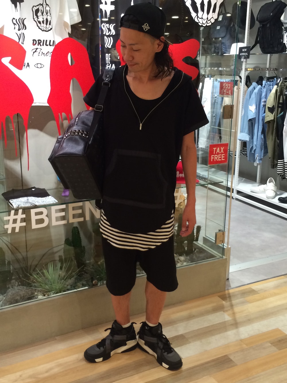 「Danke schon、CHMPGN、MCM、NIKE、black、SETUP」｜「L.H.PのLHP/エルエイチピー/CHMPGN/シャンパン・シャンペン/CHMPGN　CLASSIC BLACK×WHITE（キャップ、ブラック系）」を使った、GO HAMAGUCHIさん（メンズ・183cm）の夏コーディネートの1枚目の写真
