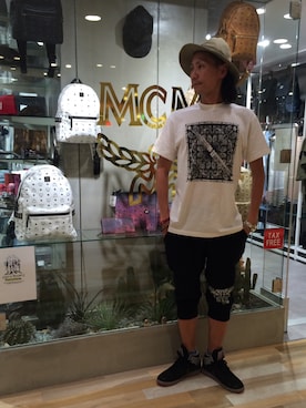 「L.H.P（エルエイチピー）のアイテム（パンツ）」を使った、GO HAMAGUCHIさん（メンズ・183cm）の夏コーディネート