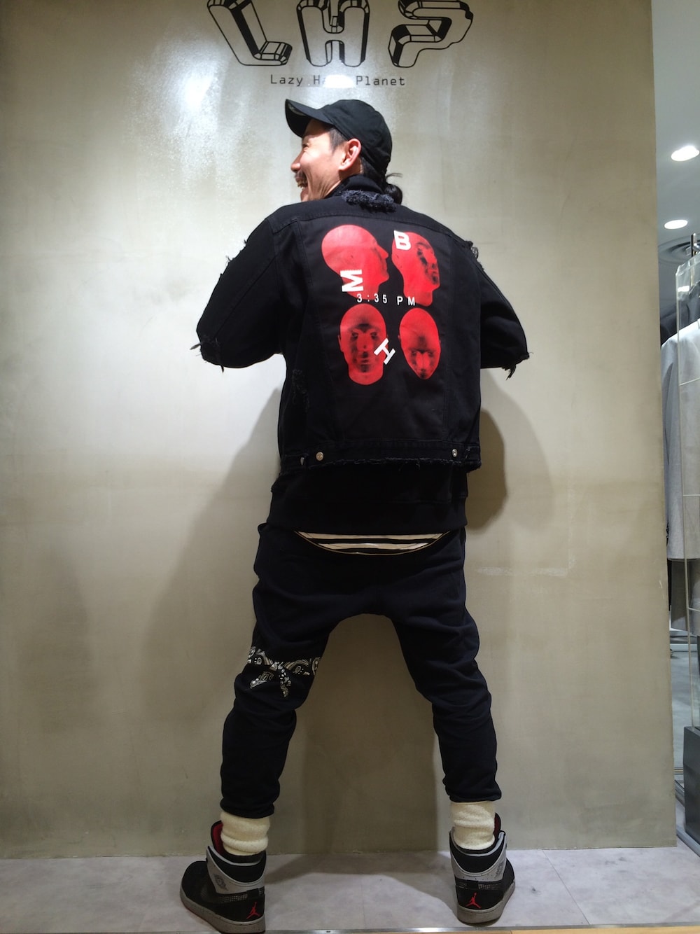 「LHP、lhp池袋、BEEN TRILL、misbhv、KaneZ、polocap、NIKE」｜「KaneZのLHP/エルエイチピー/KaneZ/ケインズ/METAL POLO CAP （キャップ、ブラック系）」を使った、GO HAMAGUCHIさん（メンズ・184cm）の冬コーディネートの1枚目の写真