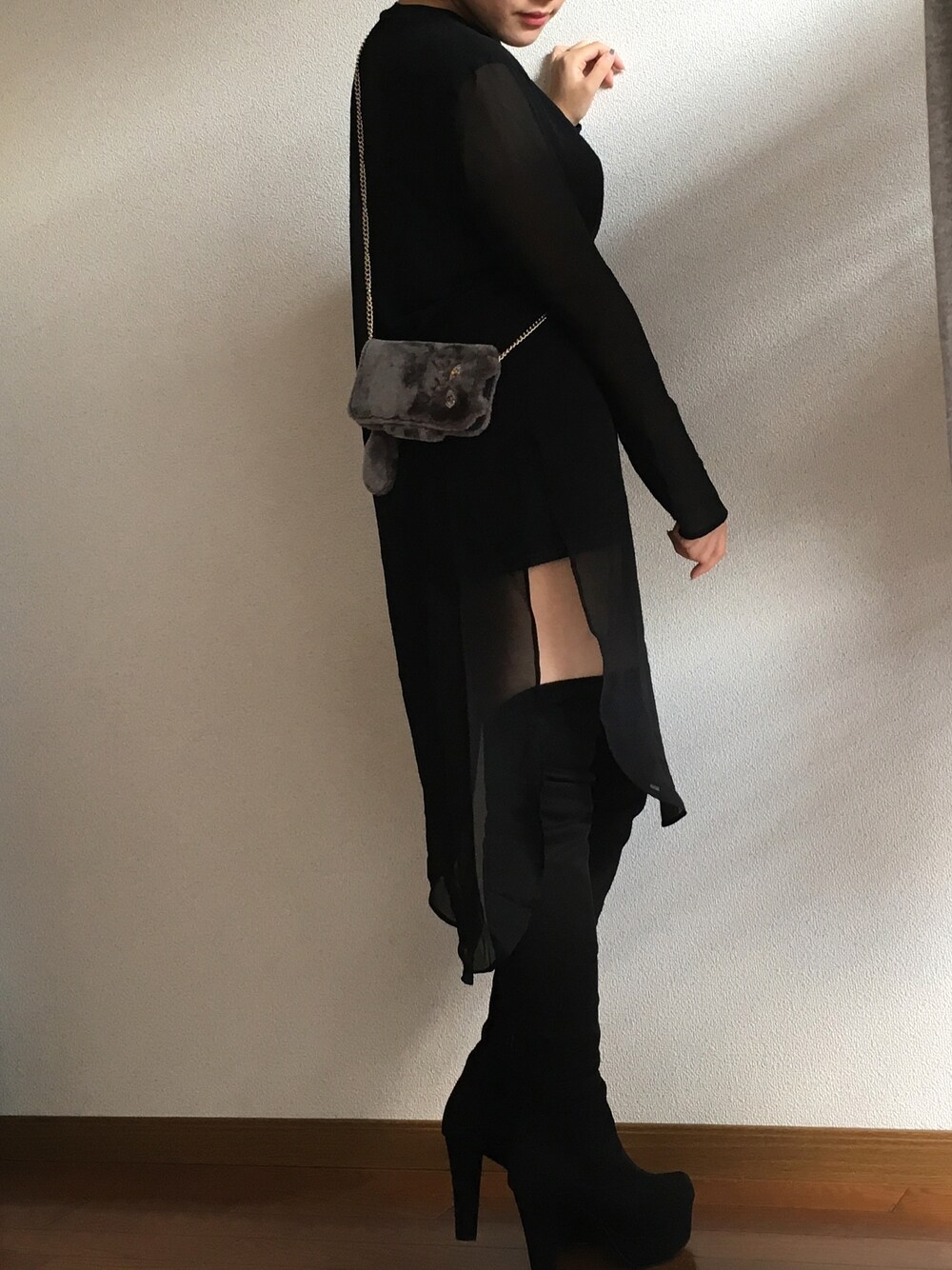 「ニーハイブーツ、夢展望、モニター」｜「ZARAのアイテム（チュニック、ブラック系）」を使った、machirudaさん（レディース・150cm）の秋コーディネートの1枚目の写真