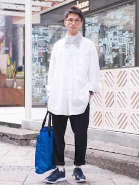 「MARC JACOBS（マークジェイコブス）のアイテム（トートバッグ）」を使った、マサキ・セントジェームスさん（メンズ・169cm）の春コーディネート