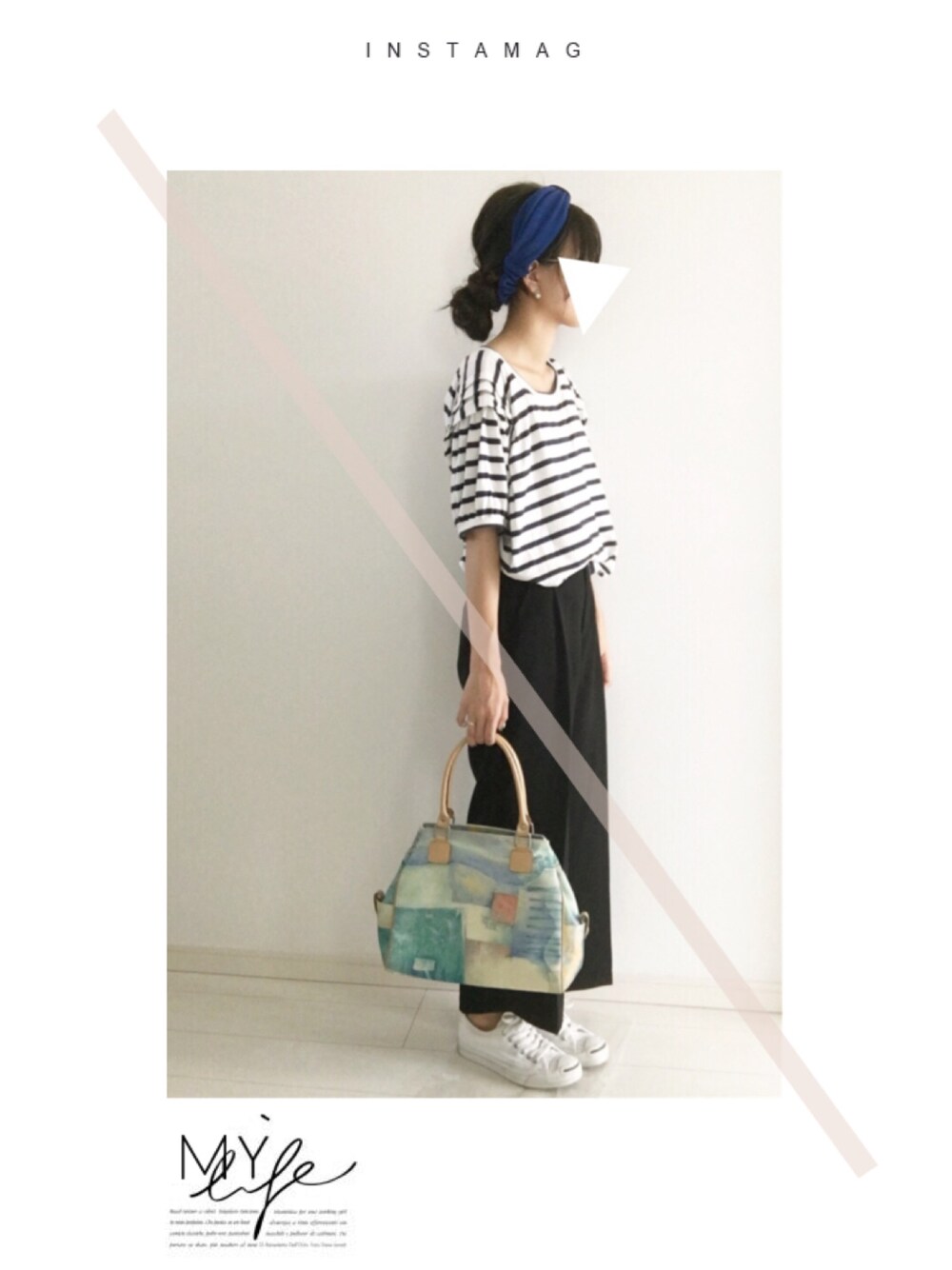 ブルー系のTシャツ/カットソー、ブラック系のパンツ、ホワイト系のスニーカーを着用したレディースの秋コーディネートの1枚目の写真