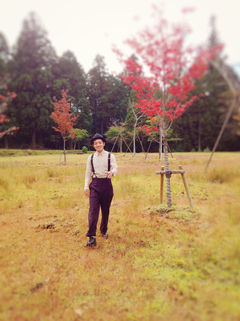 「本宮山より」｜「不明のアイテム（スラックス、ブラウン系）」を使った、あんばささん（メンズ・164cm）の秋コーディネートの1枚目の写真