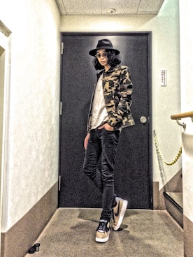「GIVENCHY」｜「アイテム（デニムジャケット）」を使った、Yuriさん（メンズ・170cm）の冬コーディネート