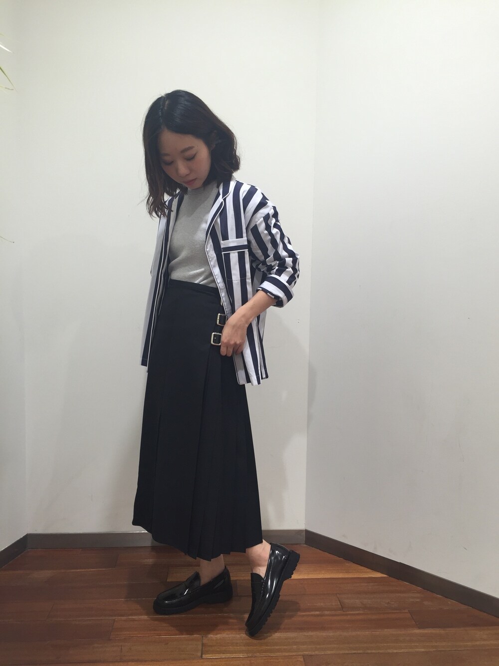 「秋のコーデ、キルトスカート、sleepy jones」｜「SLEEPY JONESのアイテム（シャツ/ブラウス、ブルー系）」を使った、モリヤさん（レディース・157cm）の夏コーディネートの1枚目の写真