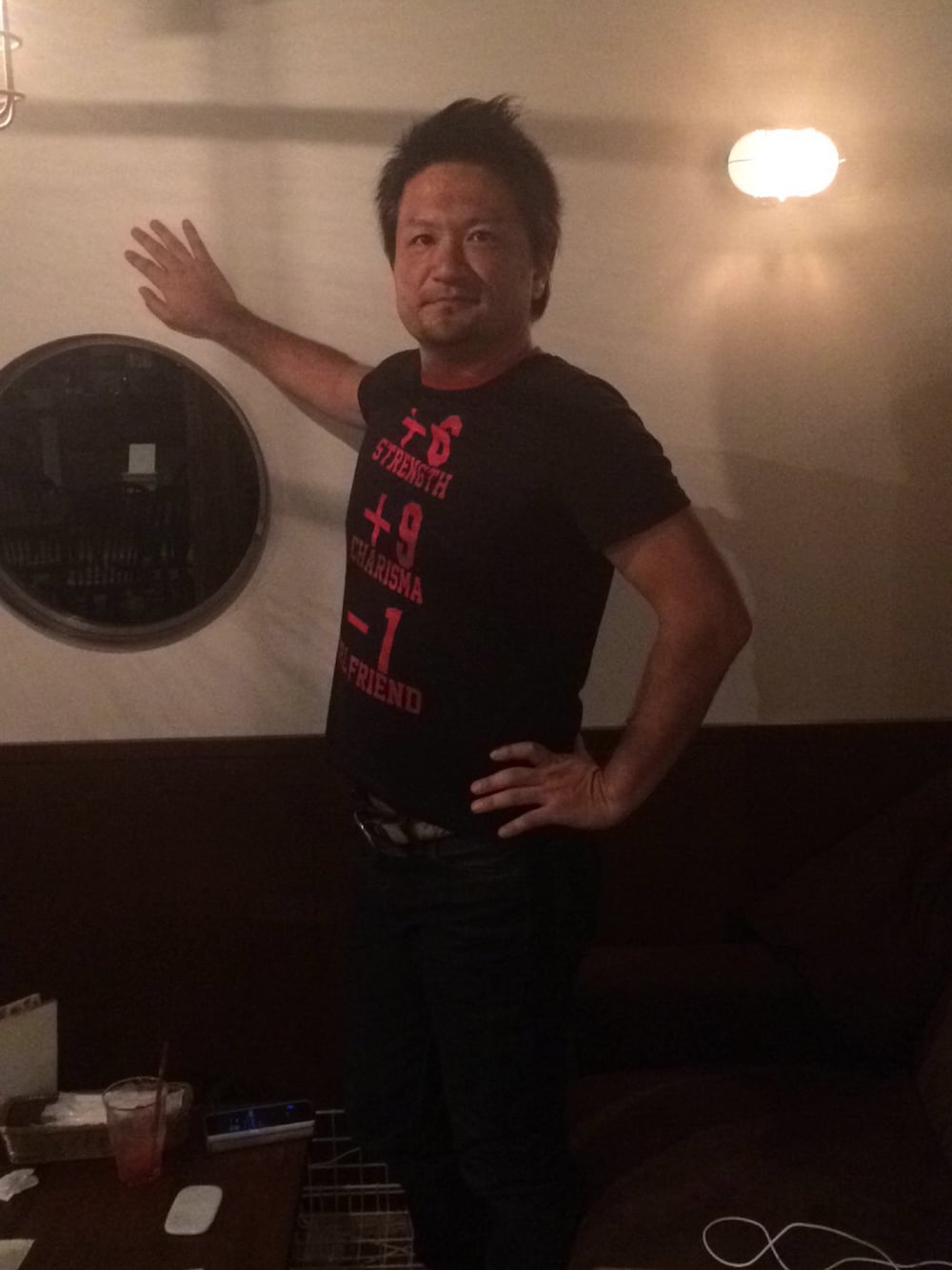 「timai、UNIQLO」｜「G2000 のアイテム（Tシャツ/カットソー、ブラック系）」を使った、KeisukeYamamotoさん（メンズ・177cm）の秋コーディネートの1枚目の写真