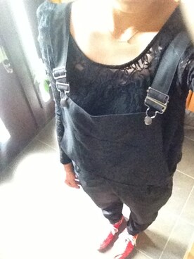サロペット オーバーオールを使った 黒 黒 のレディース人気ファッションコーディネート Wear