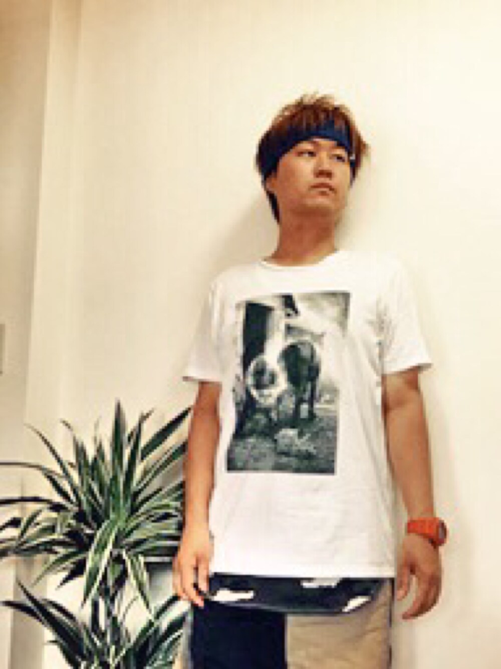 ホワイト系のTシャツ/カットソー、その他のタンクトップ、その他のその他パンツを着用したメンズの夏コーディネートの1枚目の写真