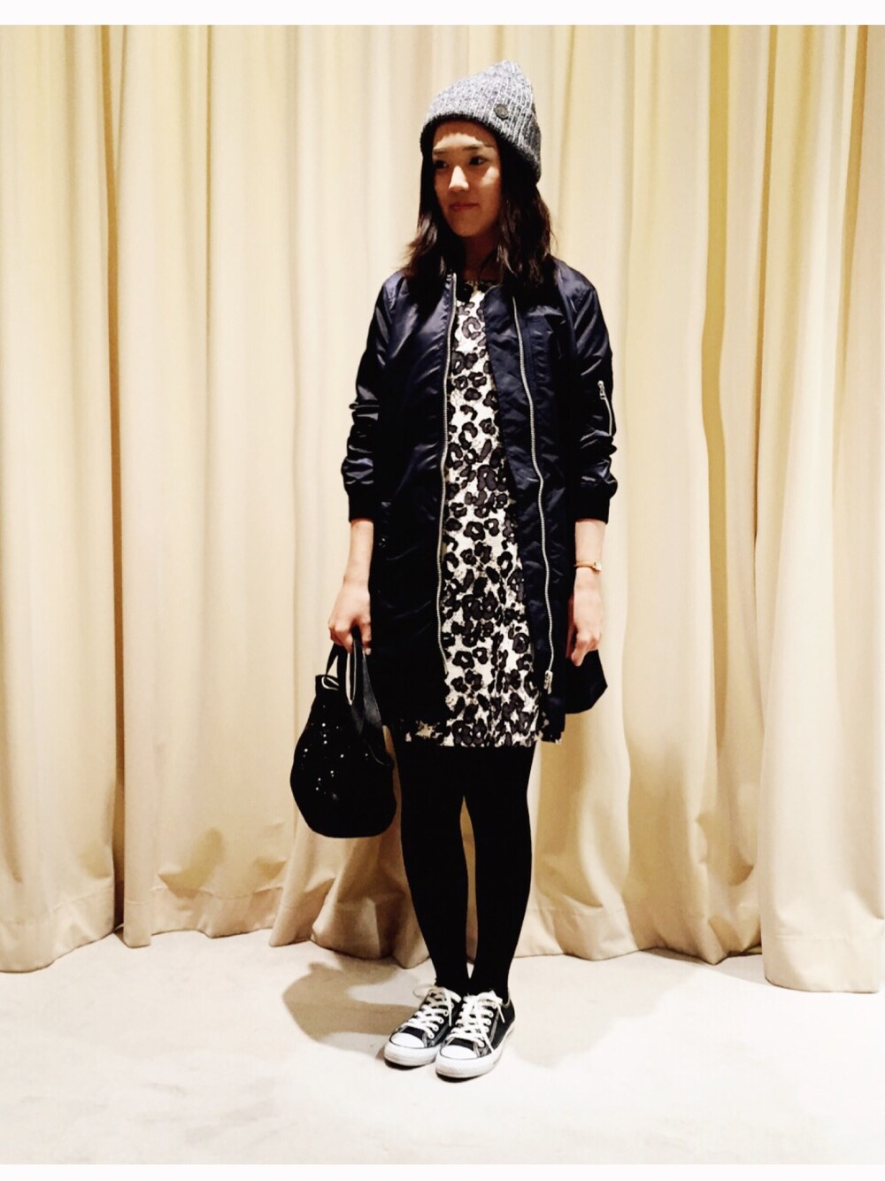 「CONVERSEのCONVERSE / CVS ALL STAR OX（スニーカー、ホワイト系）」を使った、akihoさん（レディース・162cm）の秋コーディネートの1枚目の写真